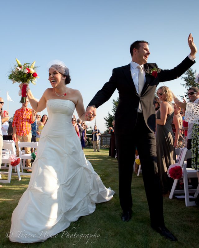 Seattle wedding photographer captures photo of married couple