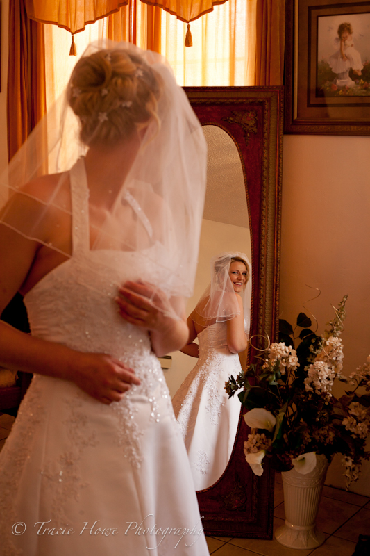 Photo of bride in mirror