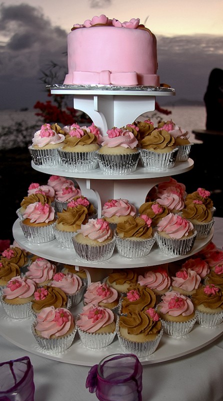 Photo of wedding cupcakes