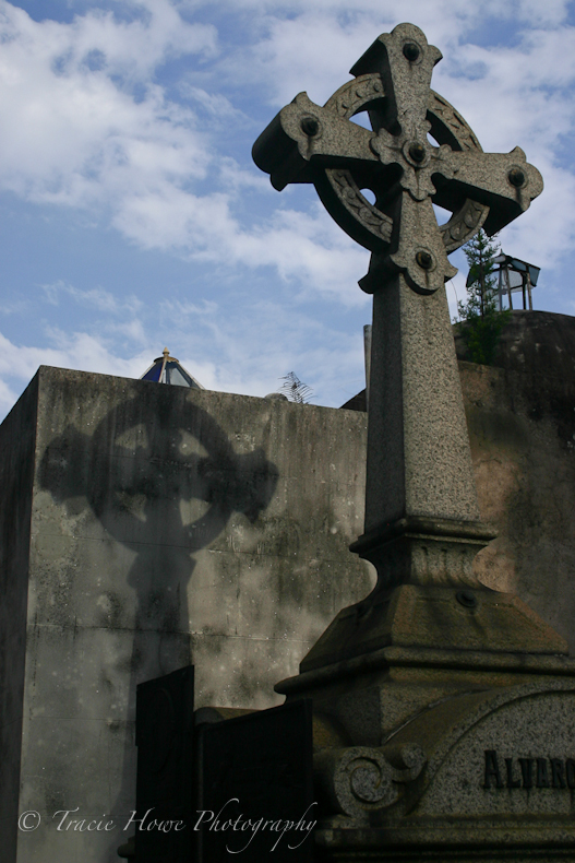 Photograph of cross in Recoleta cemetery