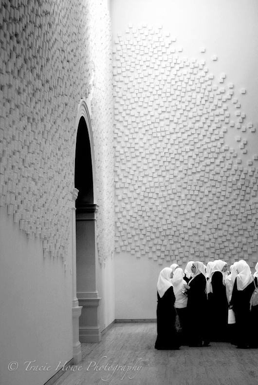 Photograph of Muslim women in museum