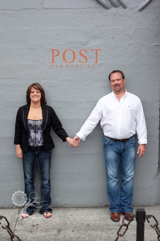 Couple at Pike Place Market photo session