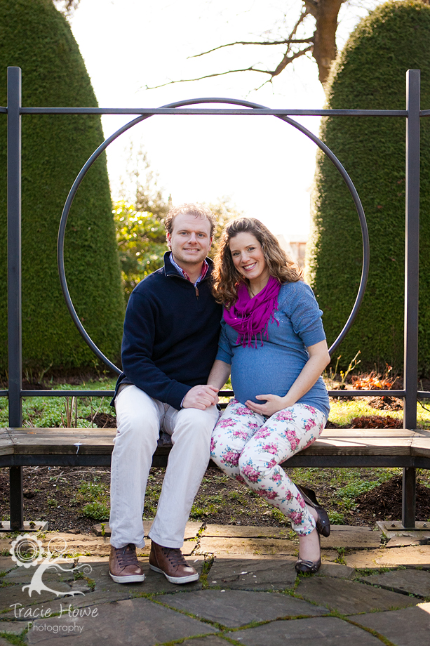 Seattle maternity photo session woodland park zoo