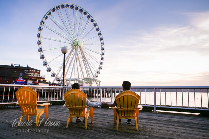 engagement shoot at Seattle Great Wheel
