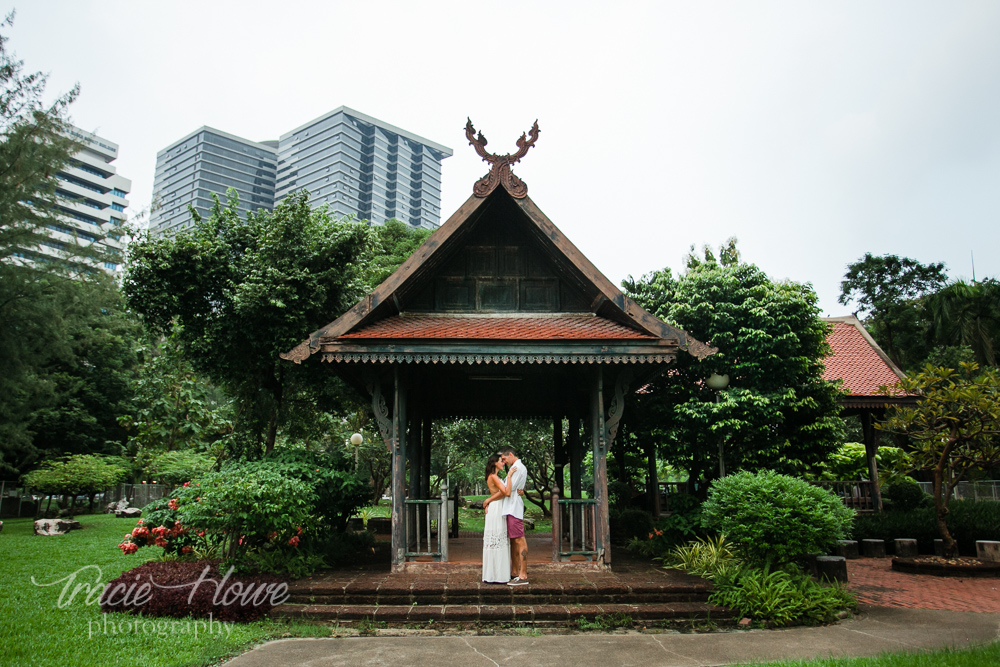 Thailand wedding photo shoot at Lumpini Park