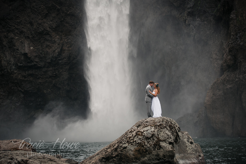 Snoqualmie Falls Elopement Matt Jessica Tracie Howe Snoqualmie Falls Elopement Matt Jessica Tracie Howe Photography Seattle Wedding Photographer Destination