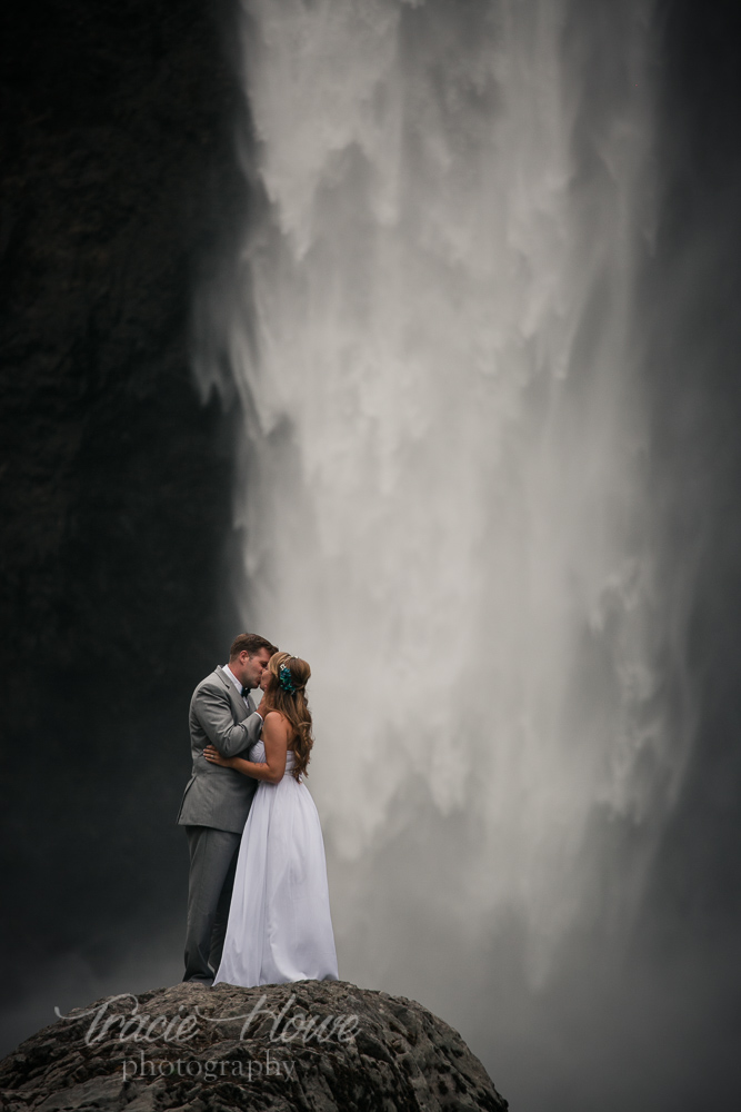 Snoqualmie Falls wedding