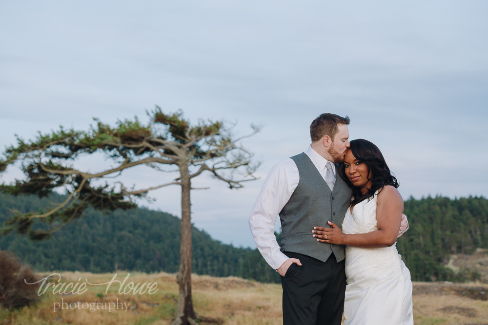 romantic cliffside elopement shoot